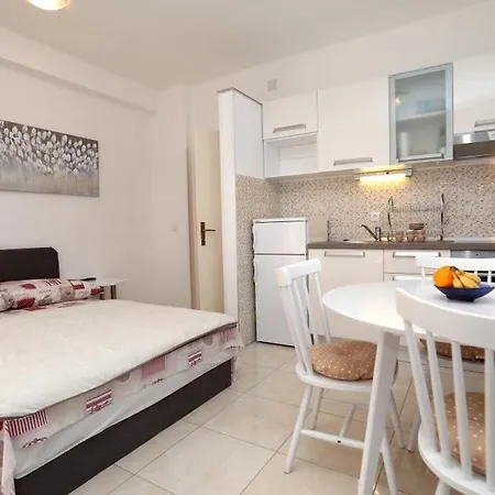 In Okrug Gornji With Terrace, Air Conditioning, Wifi, Washing Machine 5059-3 Lejlighed Trogir