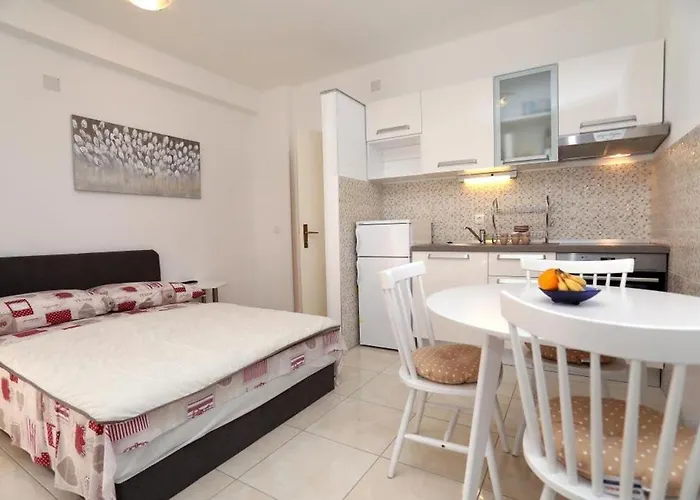 In Okrug Gornji With Terrace, Air Conditioning, Wifi, Washing Machine 5059-3 Appartement Trogir